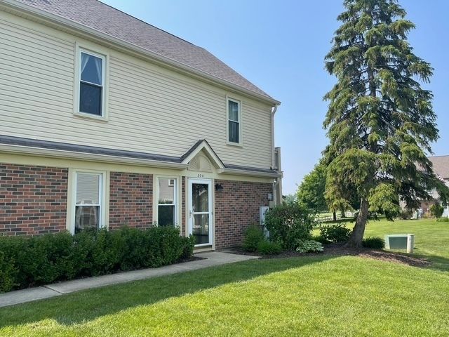 304 University Lane 5, Elk Grove Village, IL 60007