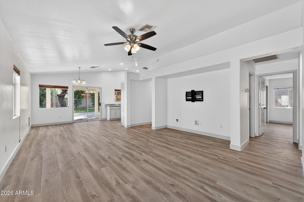 Image 10 of property listing at 3577 S PONDEROSA Drive, Gilbert, AZ 85297