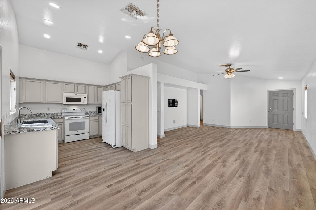 Image 13 of property listing at 3577 S PONDEROSA Drive, Gilbert, AZ 85297