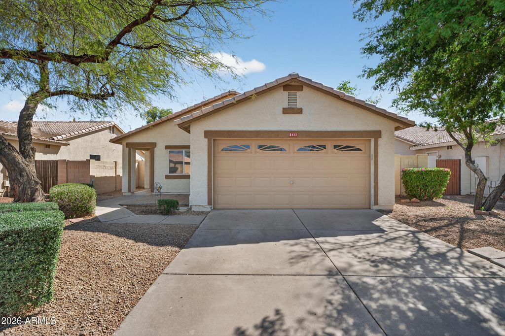 Image 3 of property listing at 3577 S PONDEROSA Drive, Gilbert, AZ 85297