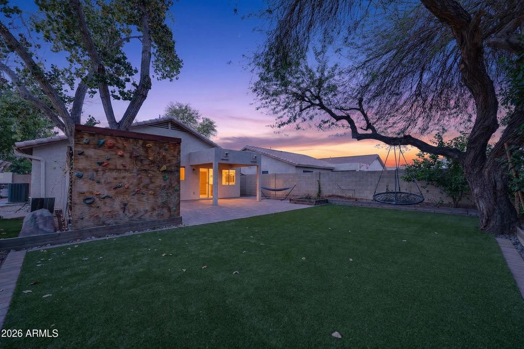 Image 5 of property listing at 3577 S PONDEROSA Drive, Gilbert, AZ 85297