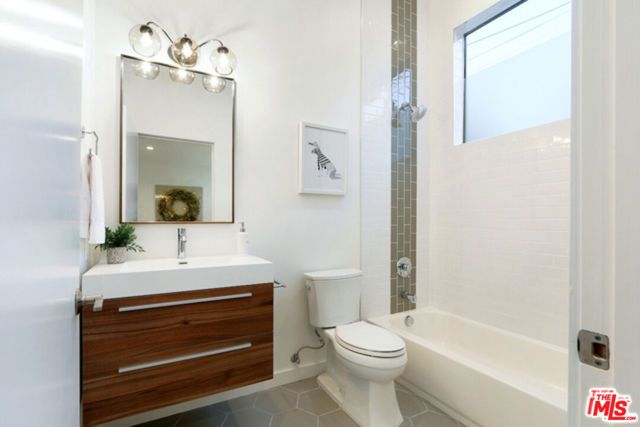 10486 Sandal Lane, Los Angeles, CA 90077