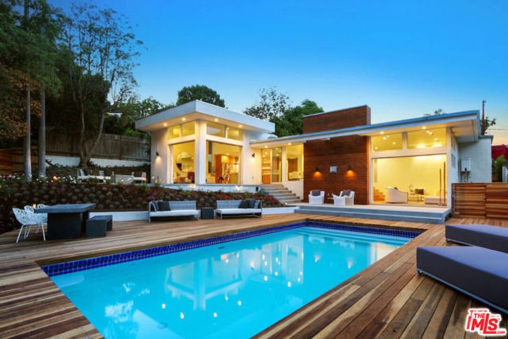 10486 Sandal Lane, Los Angeles, CA 90077