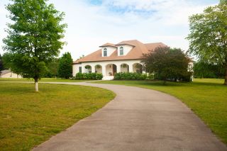 960 Old Mack Rd, Clarksville, TN 37040