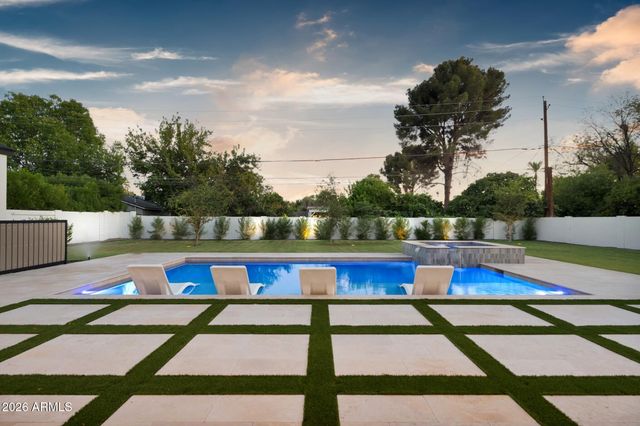 2901 E PIERSON Street, Phoenix, AZ 85016
