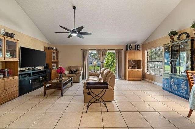 3874 Circle Lake Drive, West Palm Beach, FL 33417