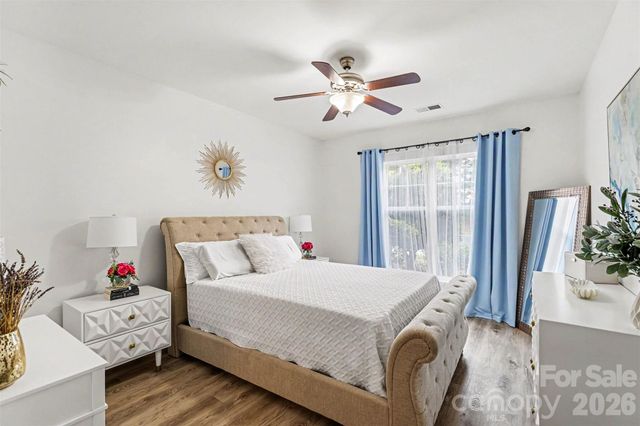 11855 Ridgeway Park Drive, Charlotte, NC 28277