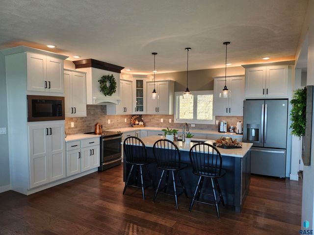 116 Drake Cir Circle, Yankton, SD 57078