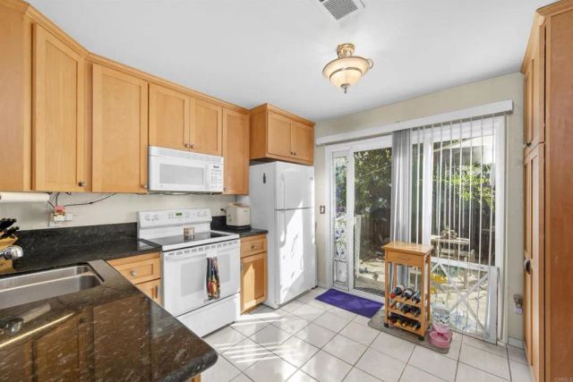 10158 CAREFREE DR, Santee, CA 92071