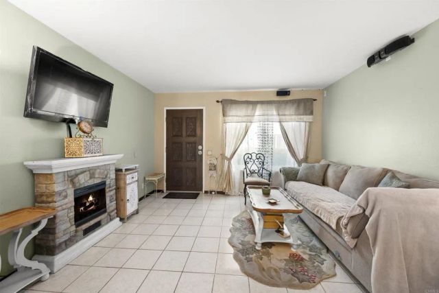 10158 CAREFREE DR, Santee, CA 92071