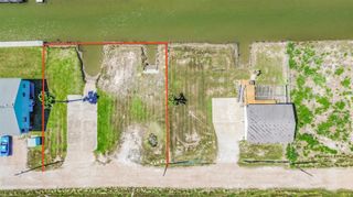 7022 E Hunter Drive, Hitchcock, TX 77563