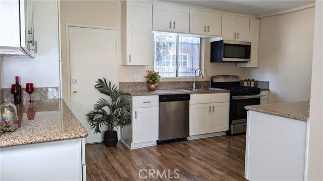 3854 Arlington Avenue, Los Angeles, CA 90008