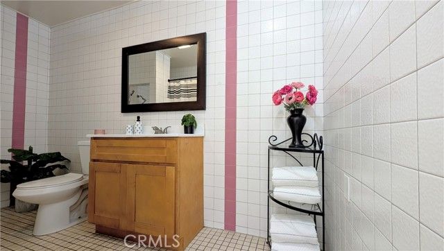 3854 Arlington Avenue, Los Angeles, CA 90008