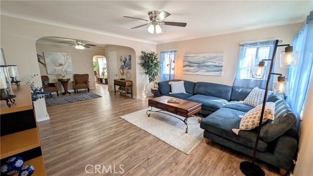 3854 Arlington Avenue, Los Angeles, CA 90008