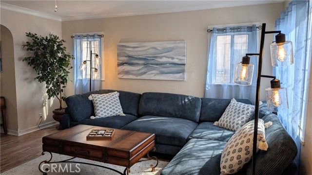 3854 Arlington Avenue, Los Angeles, CA 90008