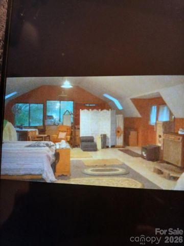 705 Doc Howell Road, Spruce Pine, NC 28777