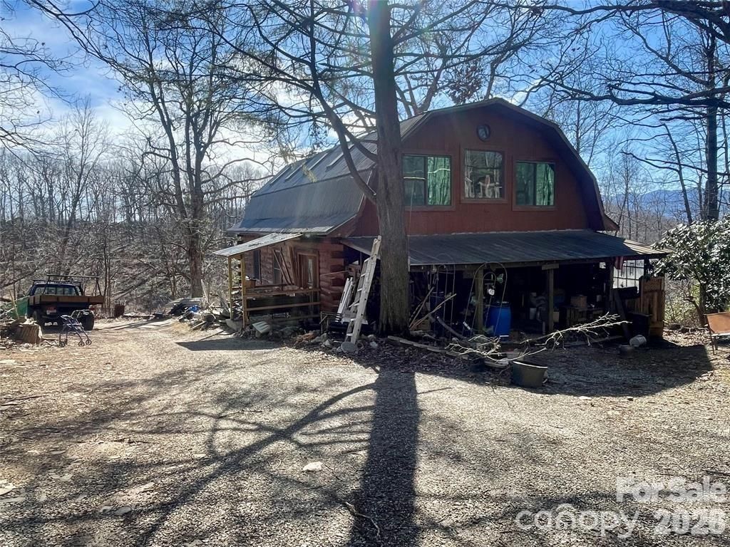 705 Doc Howell Road, Spruce Pine, NC 28777