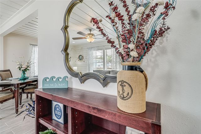 403 S Gulf St, Port Aransas, TX 78373