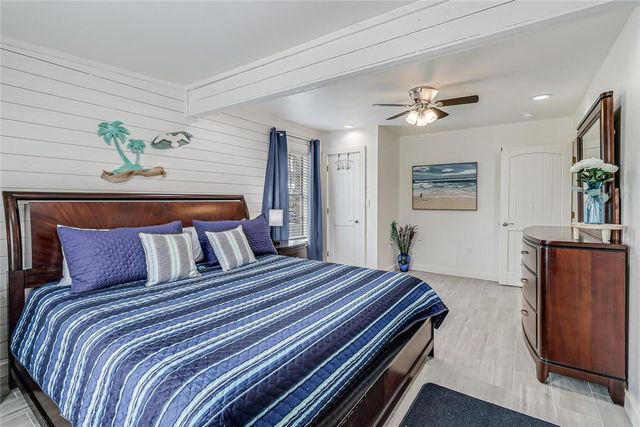 403 S Gulf St, Port Aransas, TX 78373