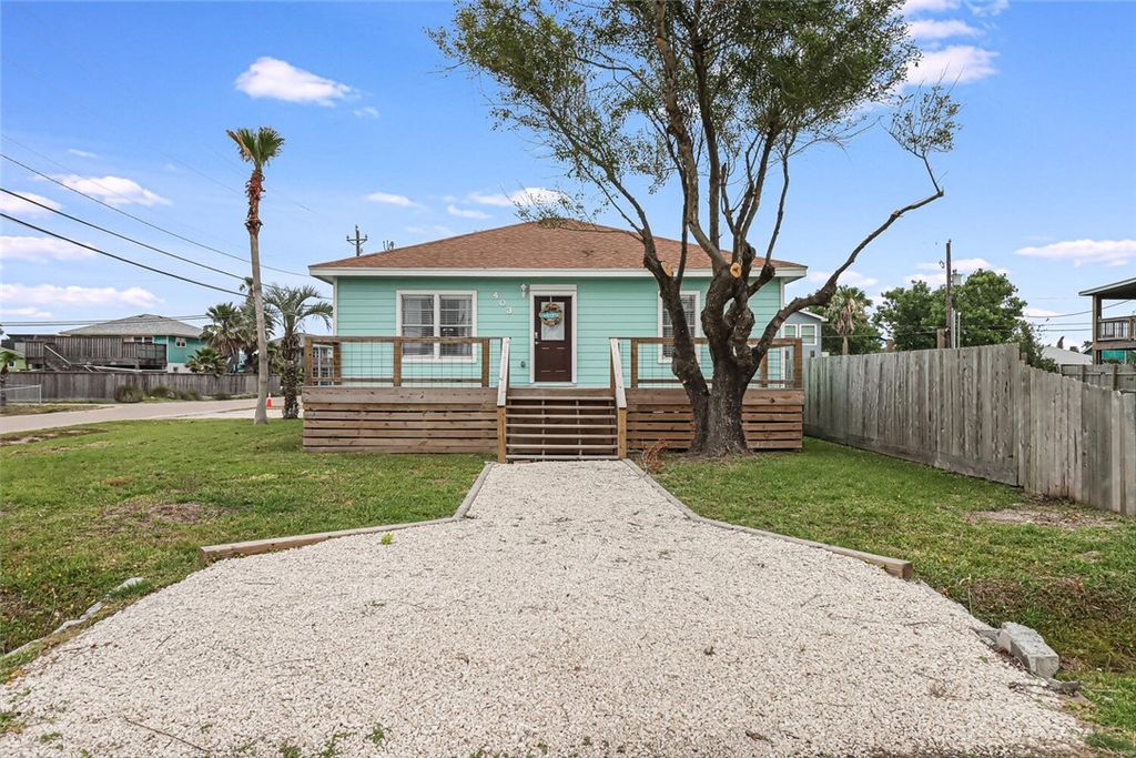 403 S Gulf St, Port Aransas, TX 78373