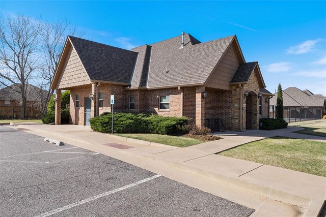 3353 Sagebrush Place, Yukon, OK 73099