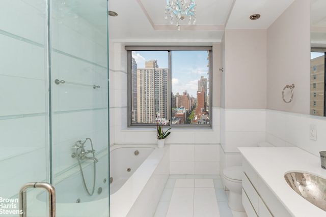401 E 84th St Apt 15B, New York City, NY 10028