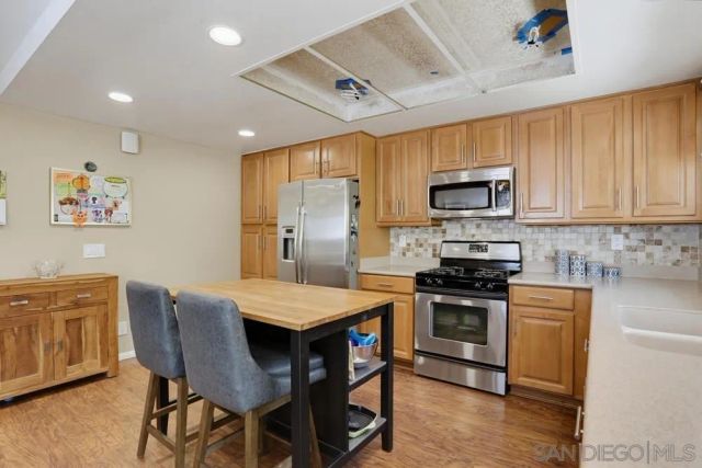 1920 Louis Dr., Escondido, CA 92026