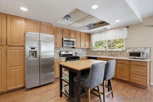 1920 Louis Dr., Escondido, CA 92026