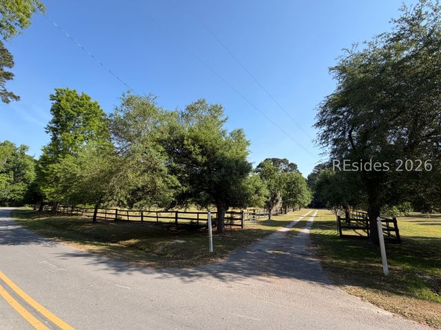 113 Cherokee Farms Rd, Beaufort, SC 29906