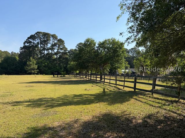 113 Cherokee Farms Rd, Beaufort, SC 29906