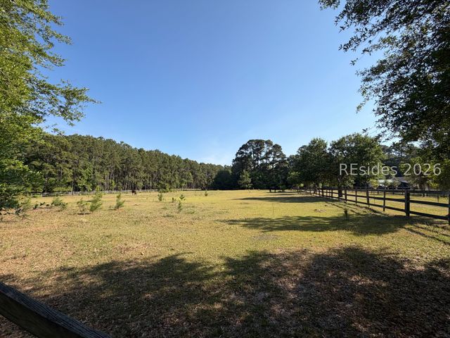 113 Cherokee Farms Rd, Beaufort, SC 29906