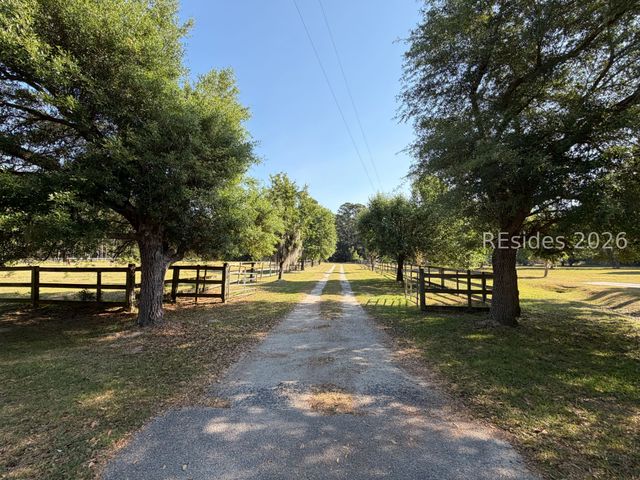 113 Cherokee Farms Rd, Beaufort, SC 29906