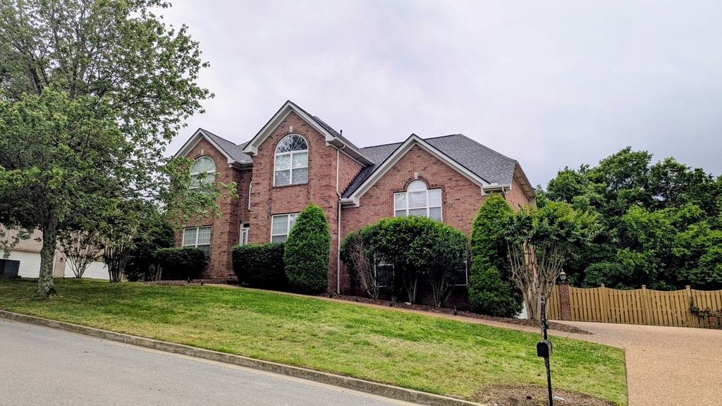 5508 Brookshire Dr, Nashville, TN 37211