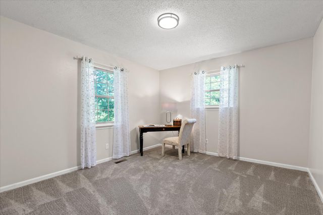 301 Signal Drive, Rossville, GA 30741