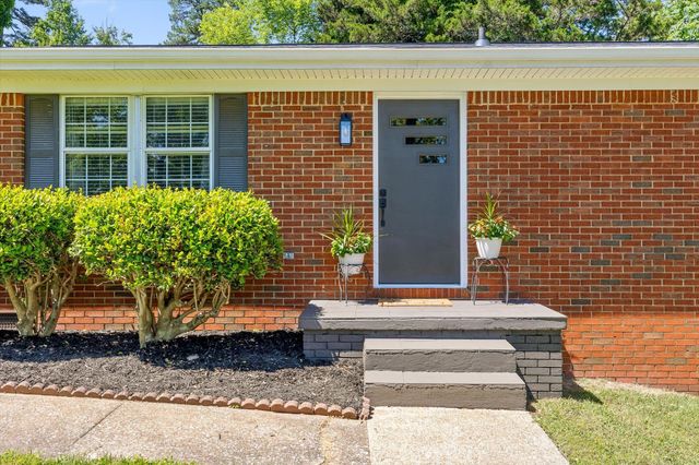 301 Signal Drive, Rossville, GA 30741