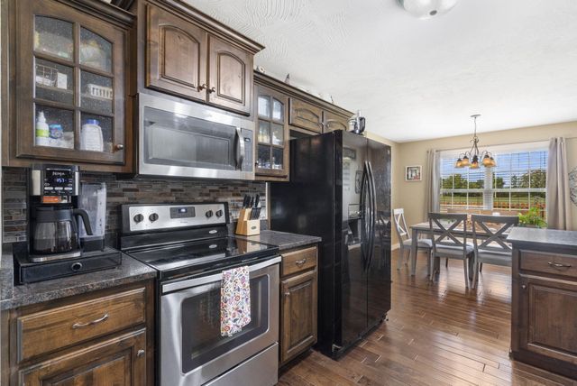 5721 West Alexa Lane, Springfield, MO 65802