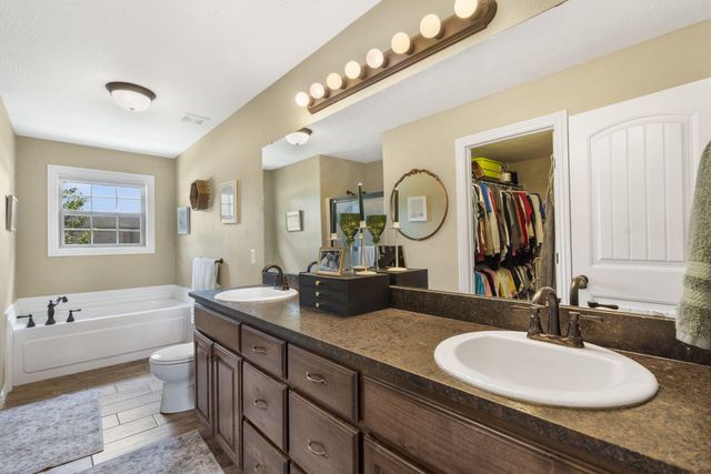 5721 West Alexa Lane, Springfield, MO 65802