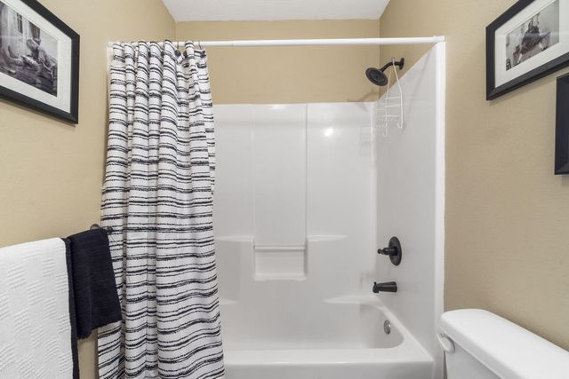 5721 West Alexa Lane, Springfield, MO 65802