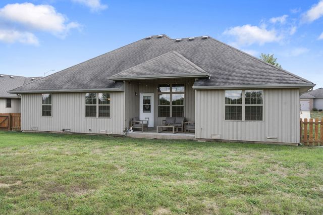 5721 West Alexa Lane, Springfield, MO 65802