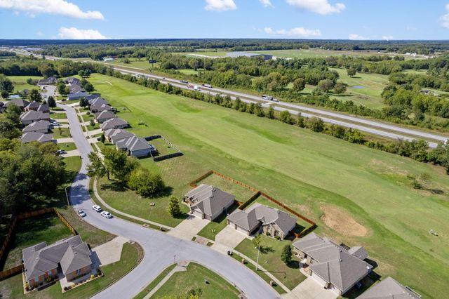 5721 West Alexa Lane, Springfield, MO 65802