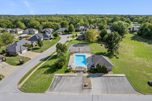5721 West Alexa Lane, Springfield, MO 65802