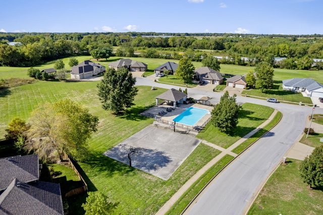 5721 West Alexa Lane, Springfield, MO 65802