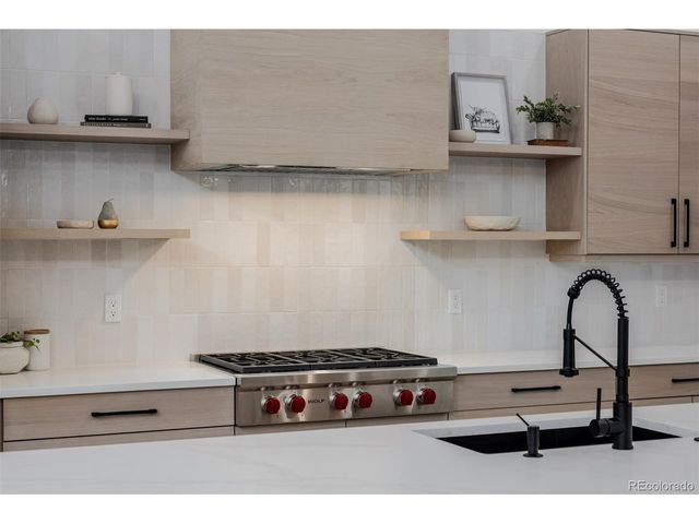 2901 S Bellaire St, Denver, CO 80222