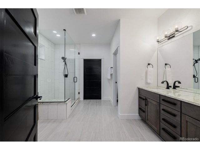 2901 S Bellaire St, Denver, CO 80222