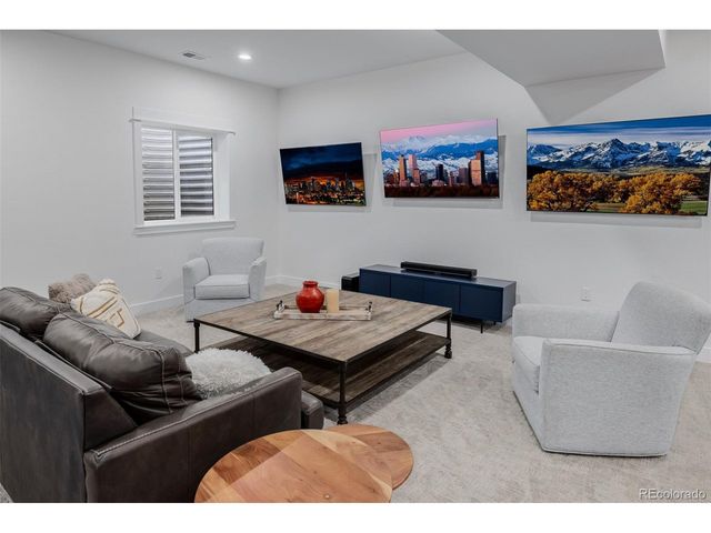 2901 S Bellaire St, Denver, CO 80222