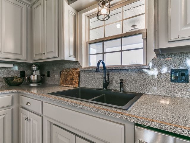 19250 SW 44th Street, El Reno, OK 73036