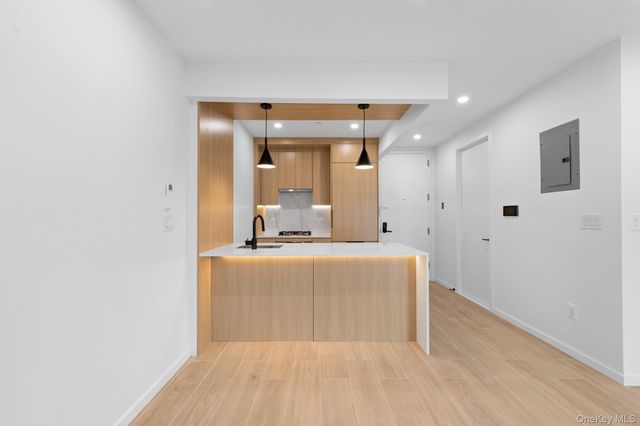 366 Harman Street 4R, Brooklyn, NY 11237