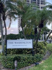 2000 Presidential 202 Way 202, West Palm Beach, FL 33401