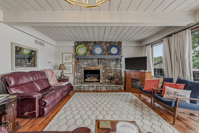 176 E Lakeshore Drive, Cherokee Village, AR 72529