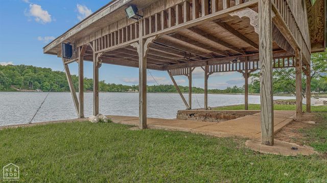 176 E Lakeshore Drive, Cherokee Village, AR 72529